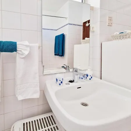 T0 Concorde Amazing First Line View Apartman